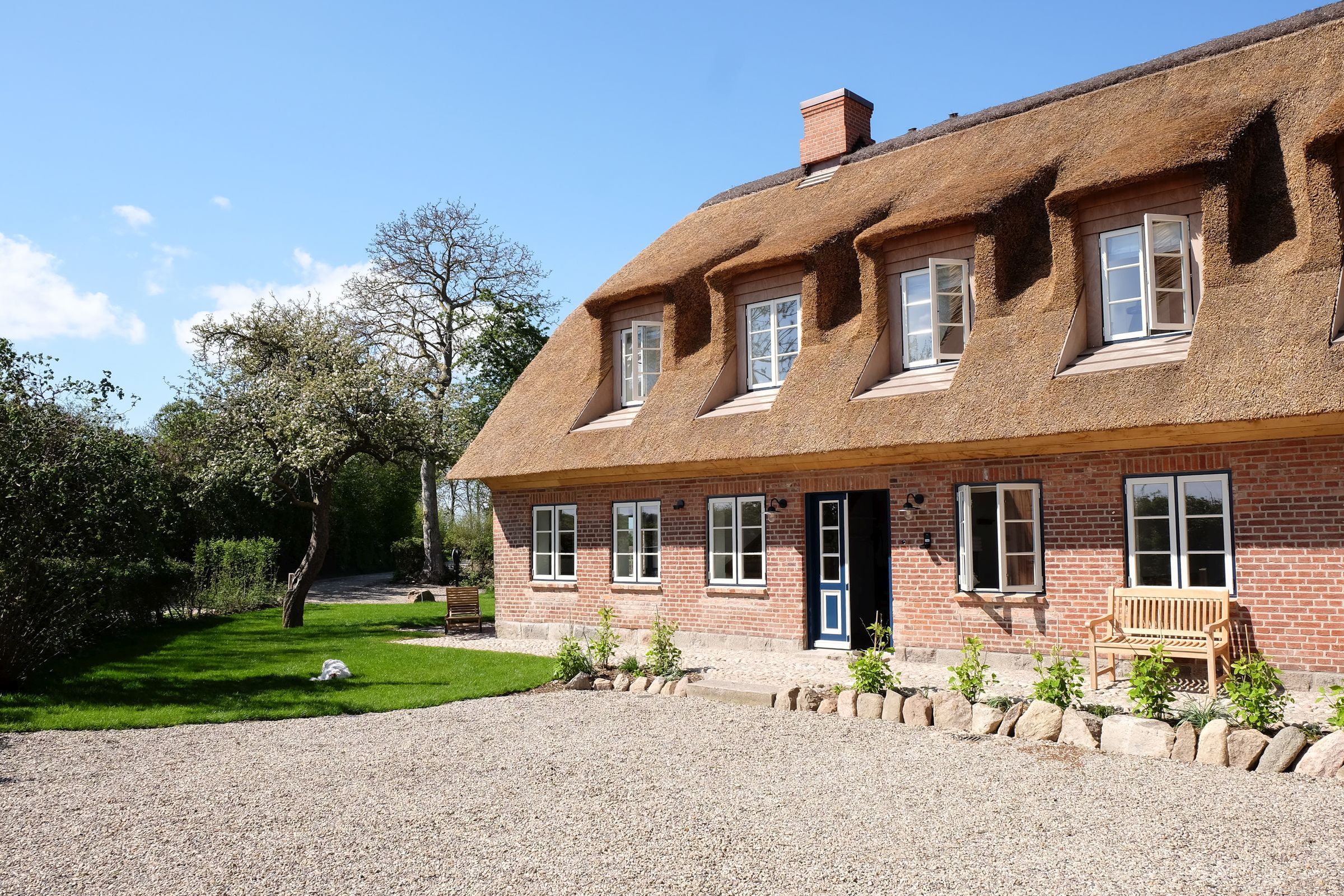 Frisch und sehr hochwertig renovierte Kate verbindet traditionelles Handwerk mit modernem Wohnkomfort.